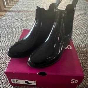 Black Rubber Boots - Kohl's SO  LIZARD style- memory sock foam -women's size 8